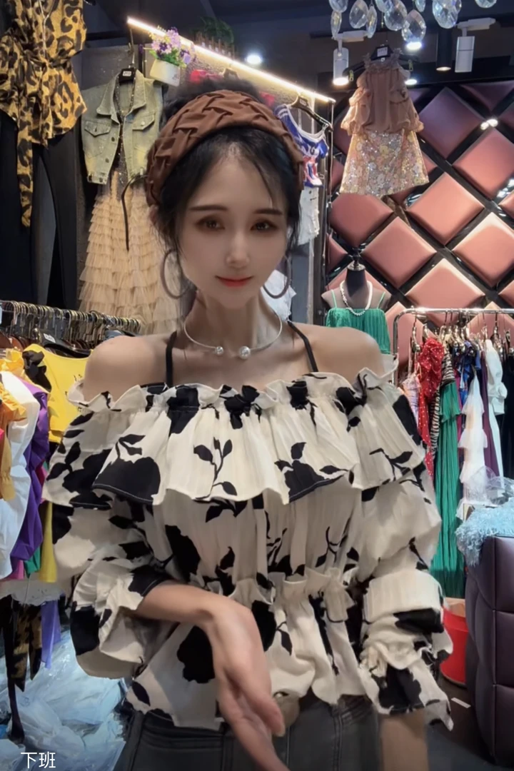 一字肩上衣荷叶边露肩