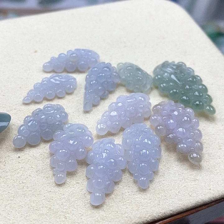 翡翠未镶嵌吊坠(不含链)一个30