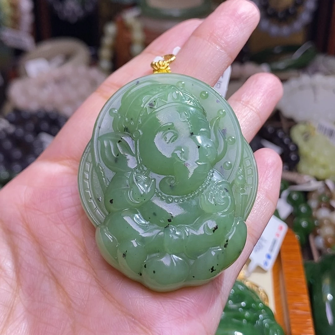 和田玉碧玉乌兰海苹果绿象神清货价未镶嵌