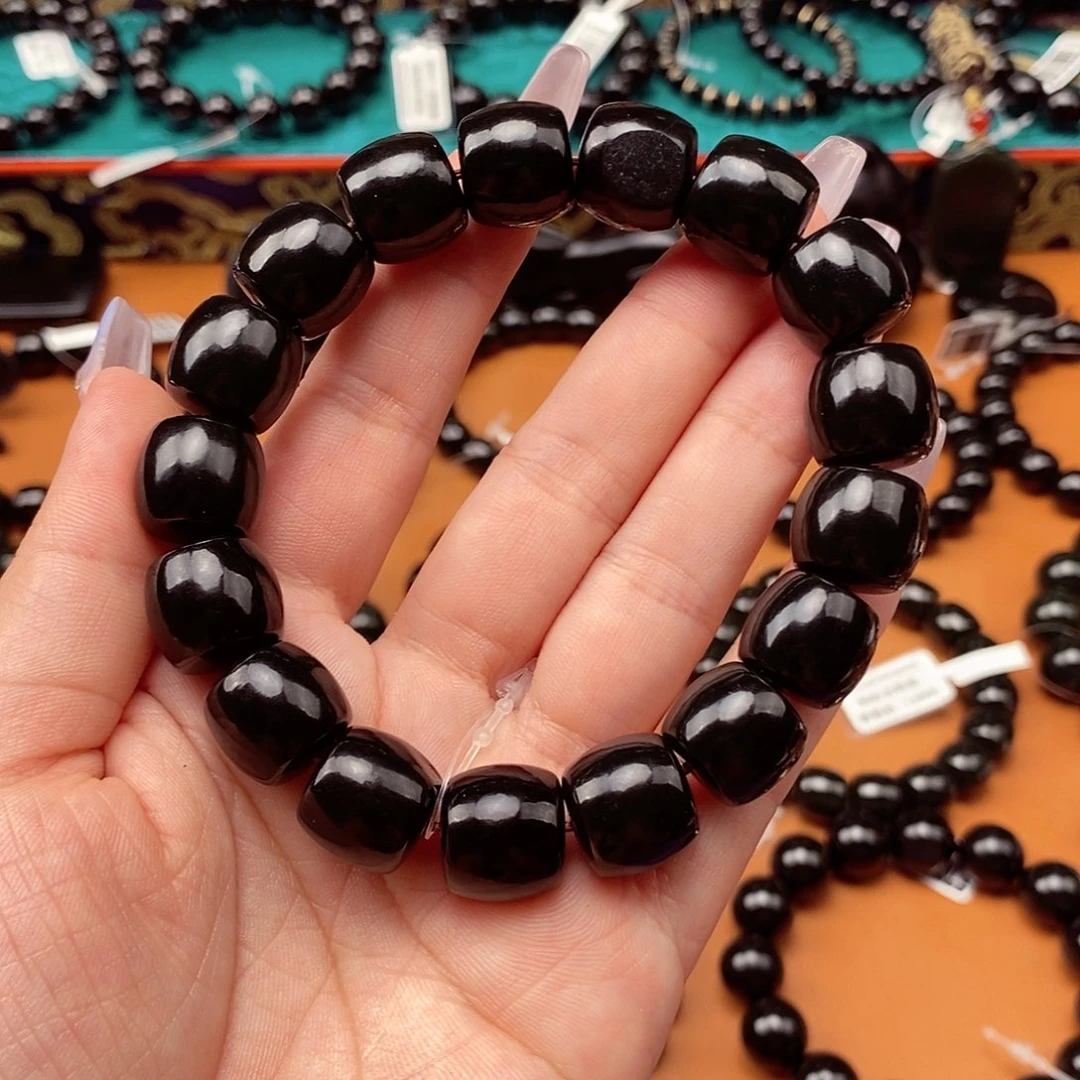 重***手和田玉未镶嵌颈饰