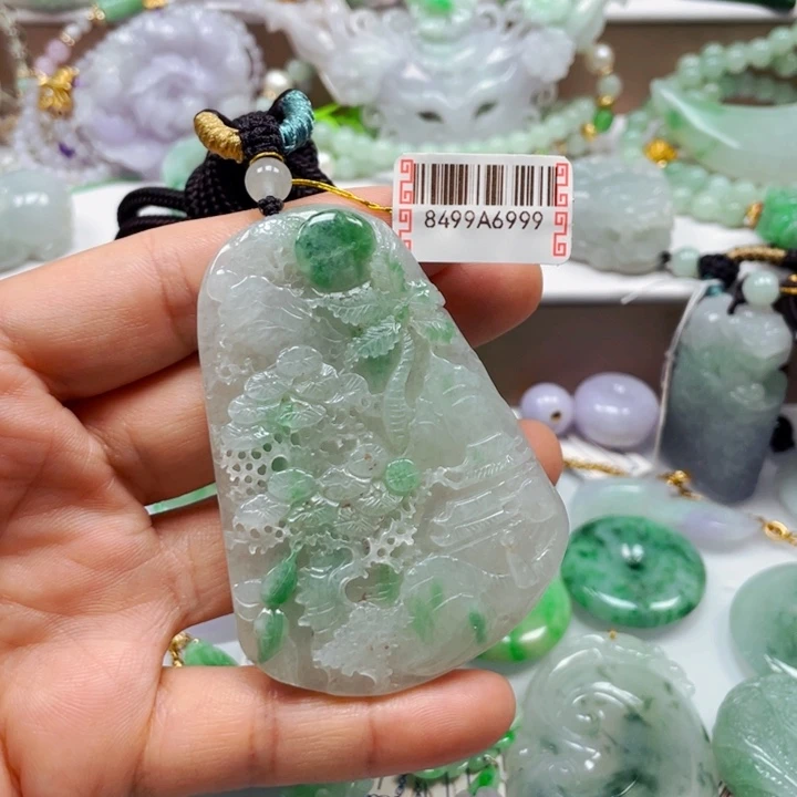 吊坠(不含链)未镶嵌翡翠