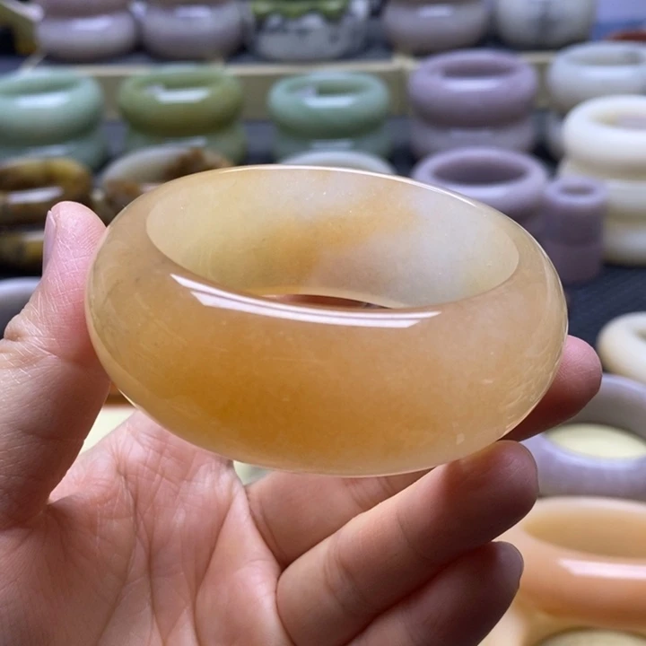 石英质玉未镶嵌手镯