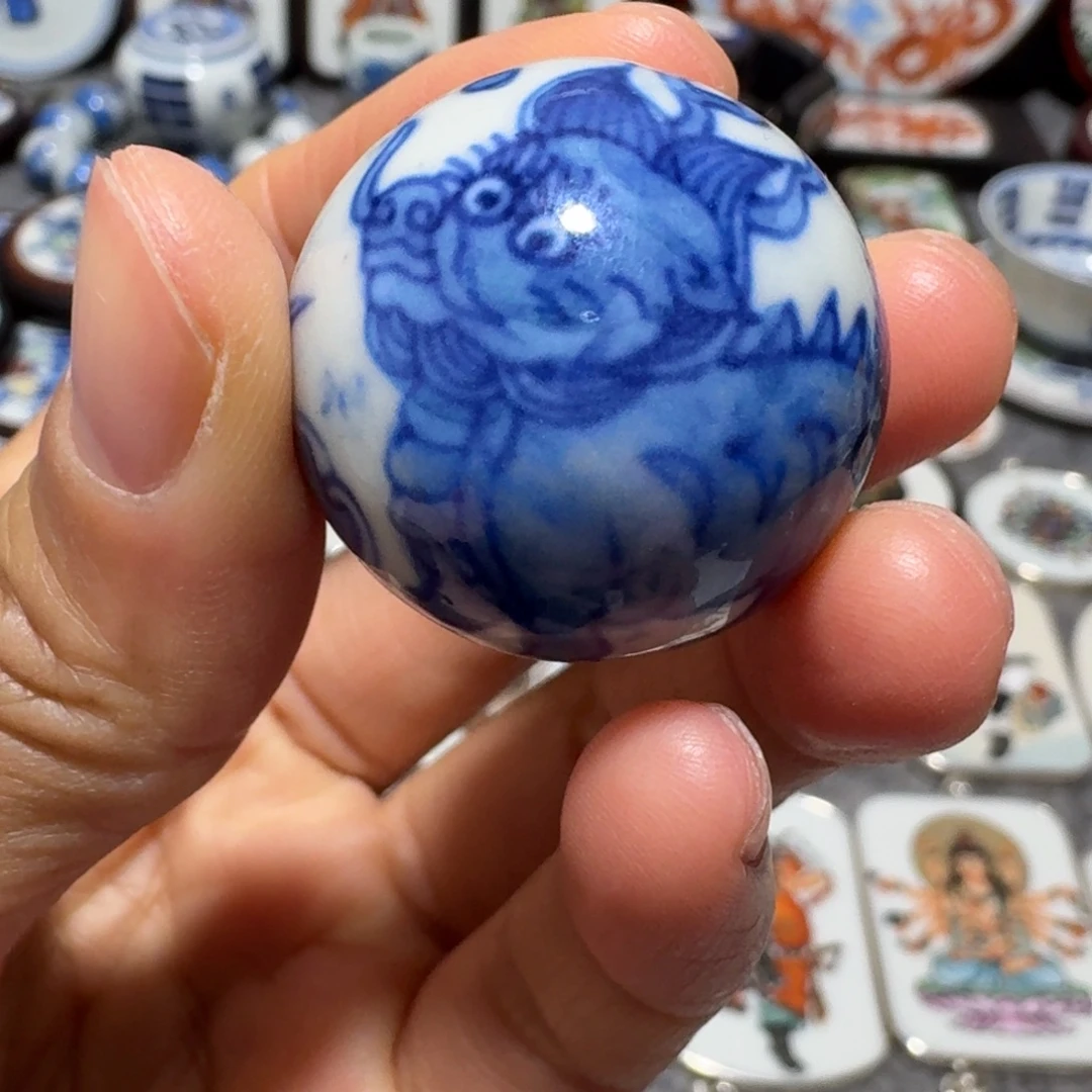 瓷片青花麒麟珠一个