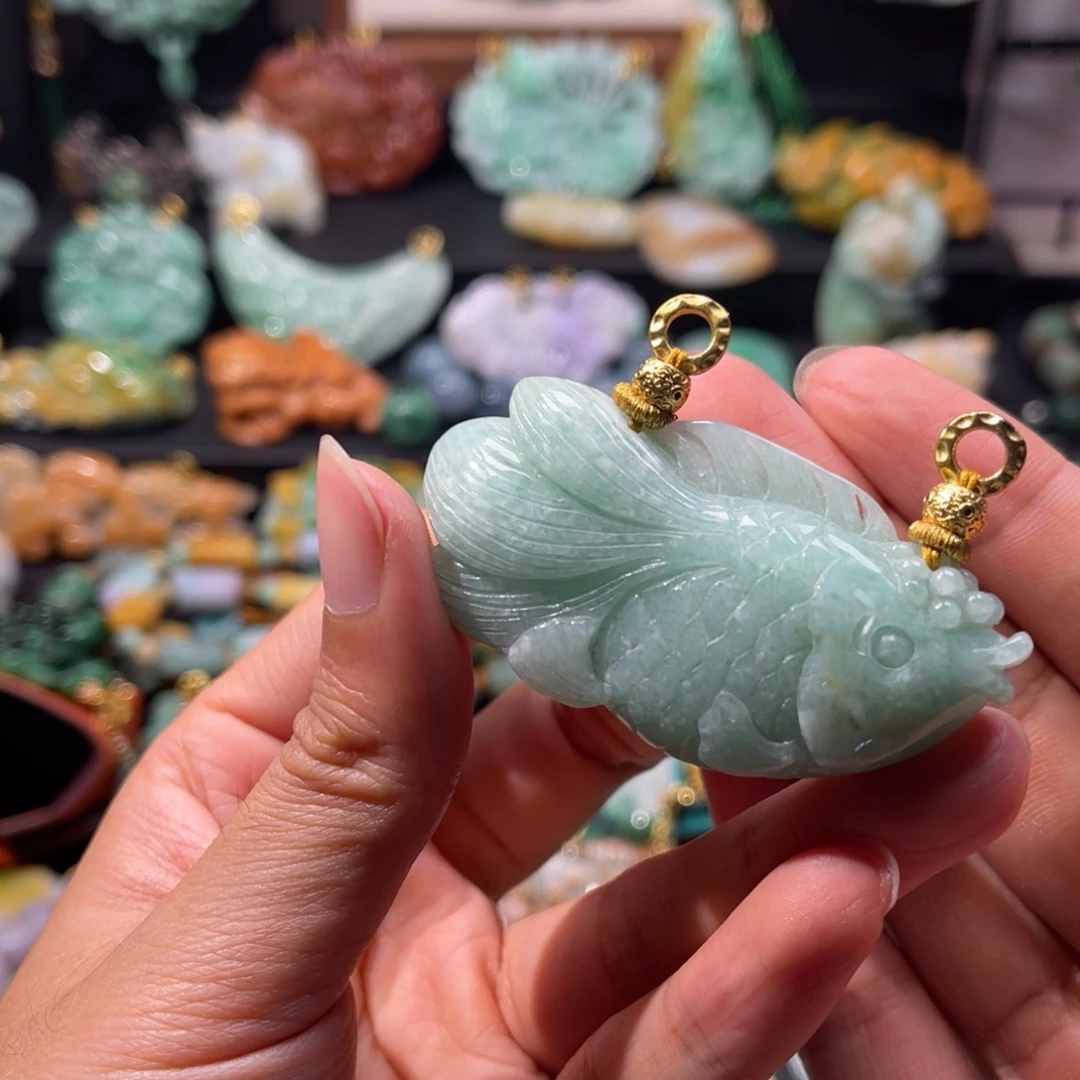 翡翠未镶嵌颈饰ghghhhhhhhhhhhj