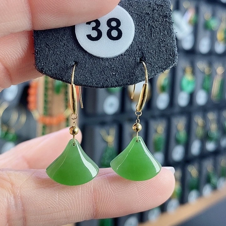 和田玉18K金镶嵌耳饰