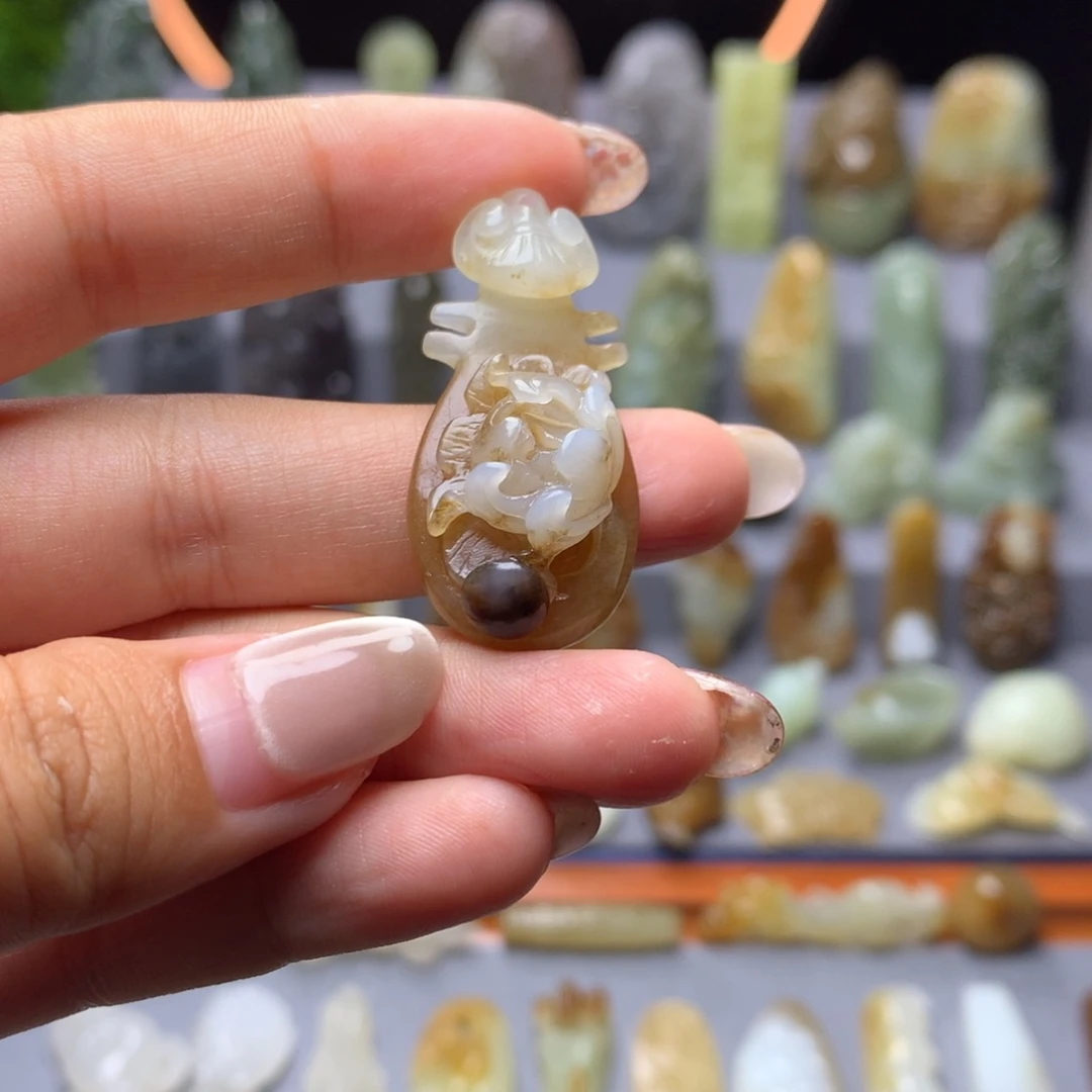 和田玉未镶嵌挂件