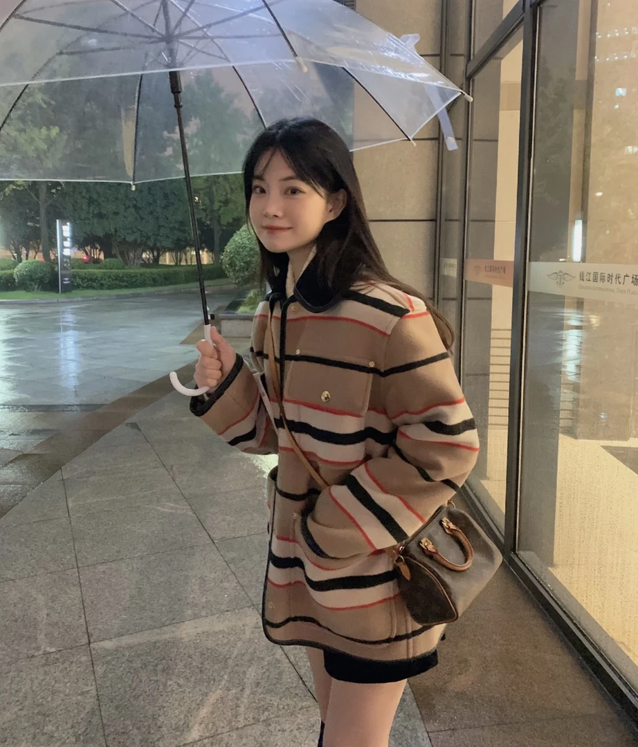 99新 BURBERRY/博柏利  aa一八六一 羊毛 经典条纹外套 34码