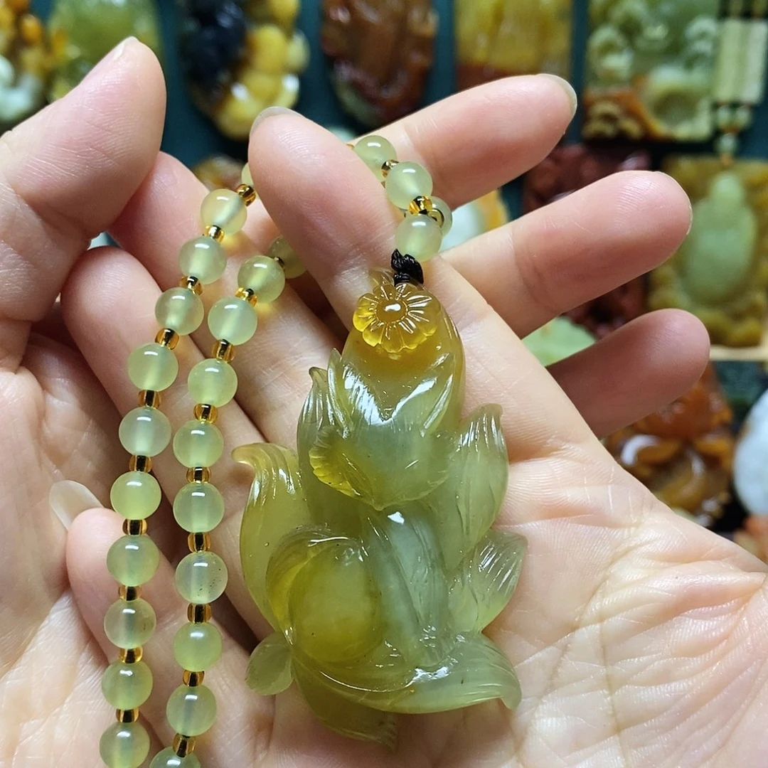 岫玉未镶嵌吊坠(赠链)