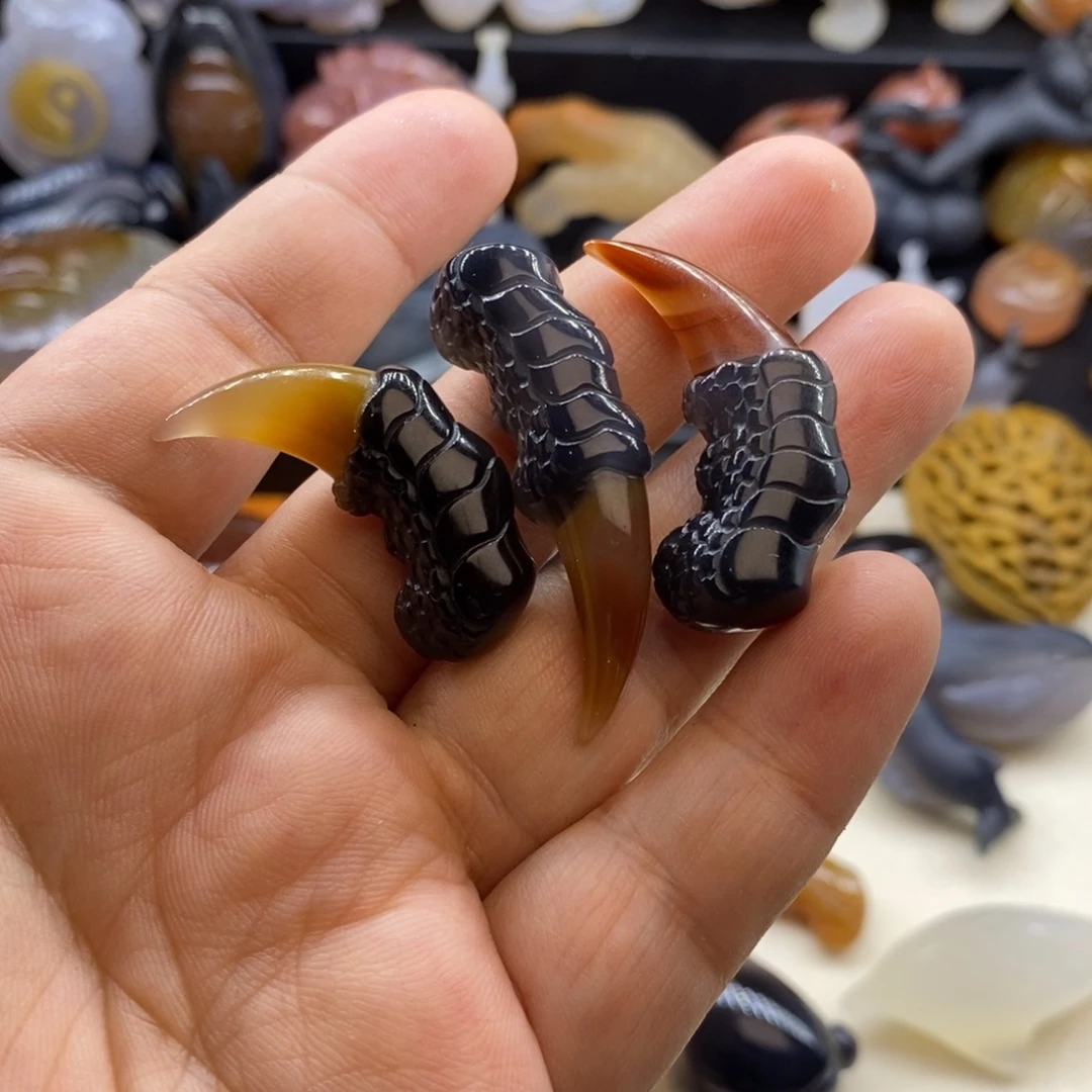 没***示玛瑙/玉髓未镶嵌摆件手把件龙指