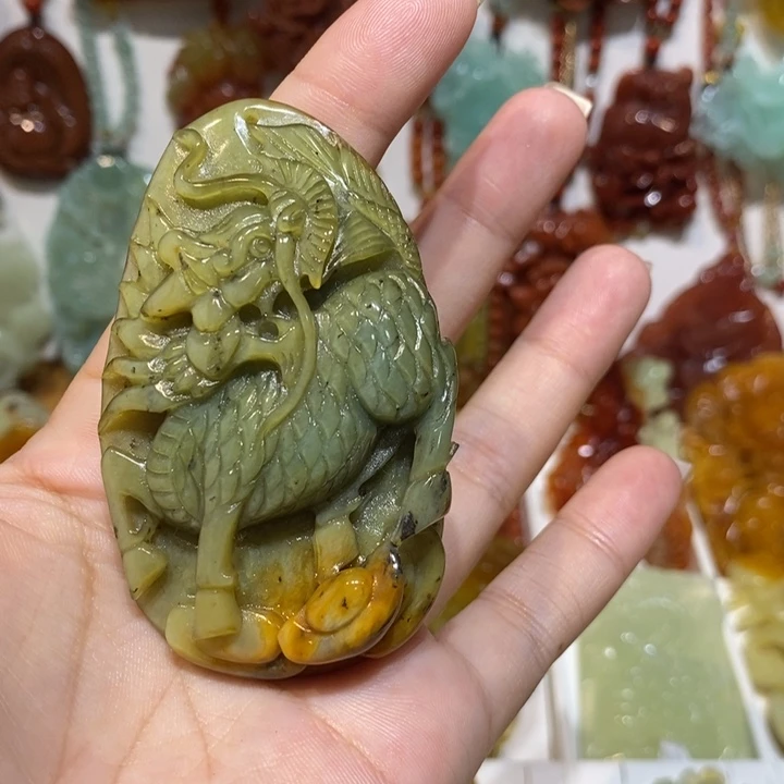 未镶嵌蛇纹石玉颈饰