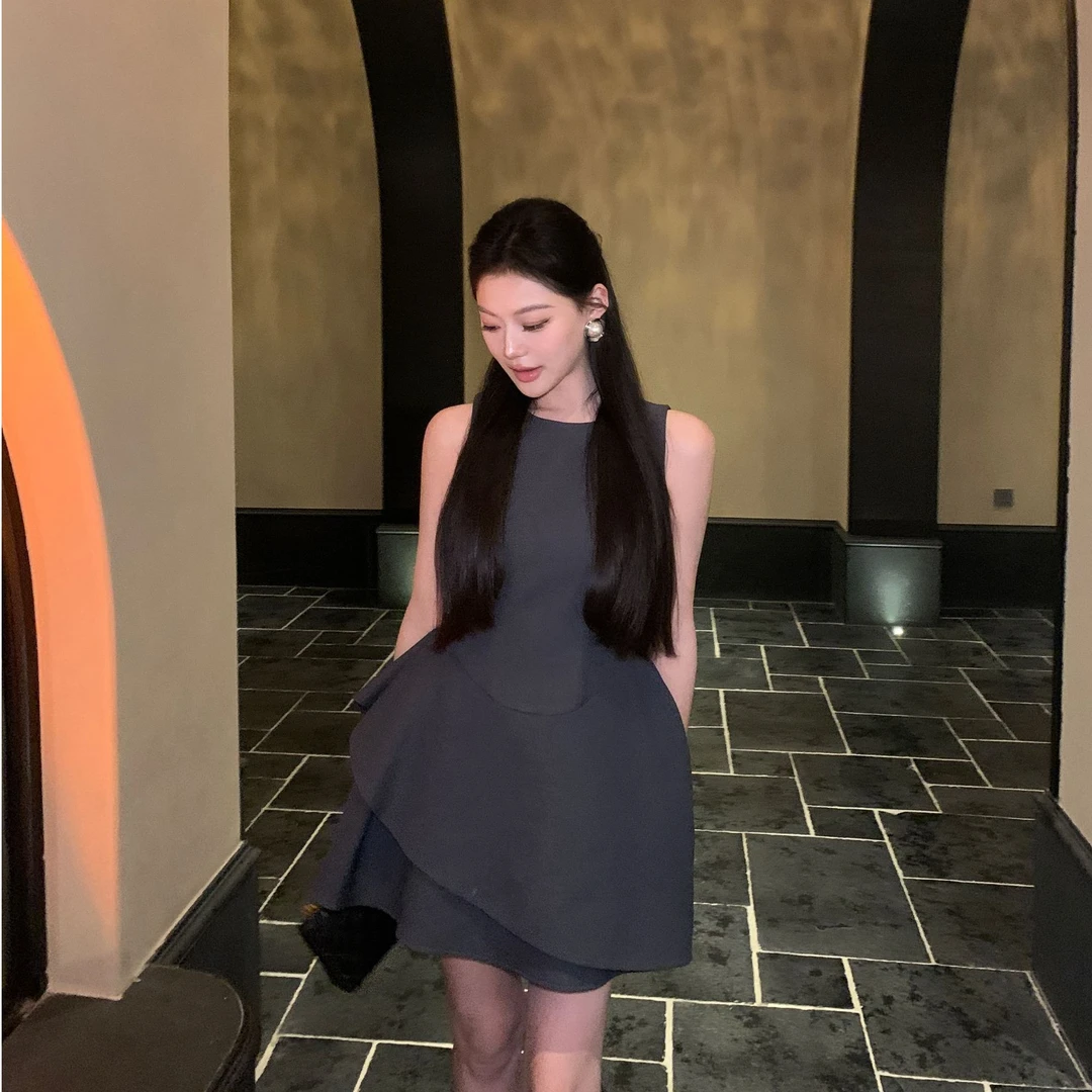 现货 JINY 静一｜【荷叶叠浪】黑色无袖连衣裙女圆领背心花苞蓬蓬裙