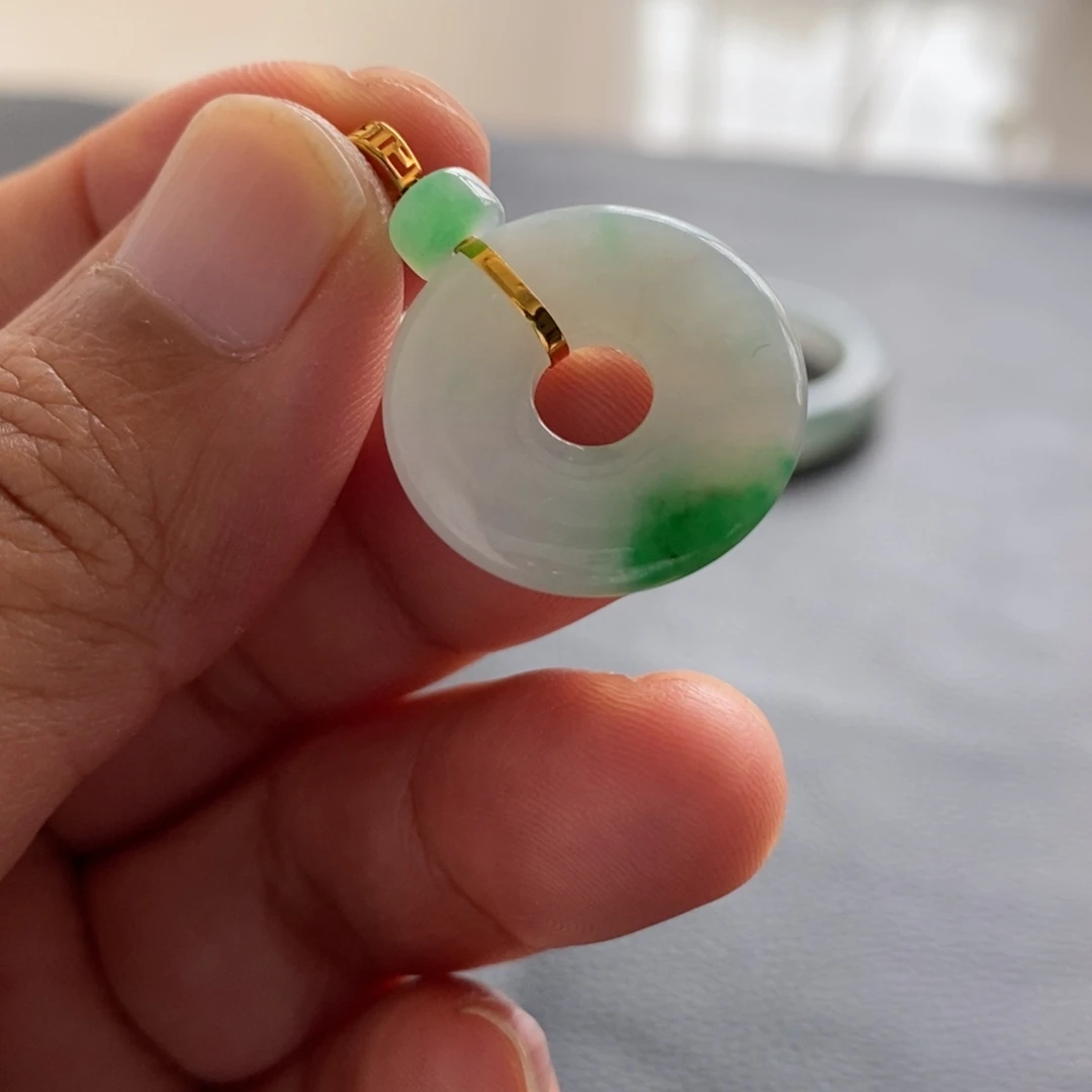 翡翠18K金镶嵌手镯天然翡翠吊坠