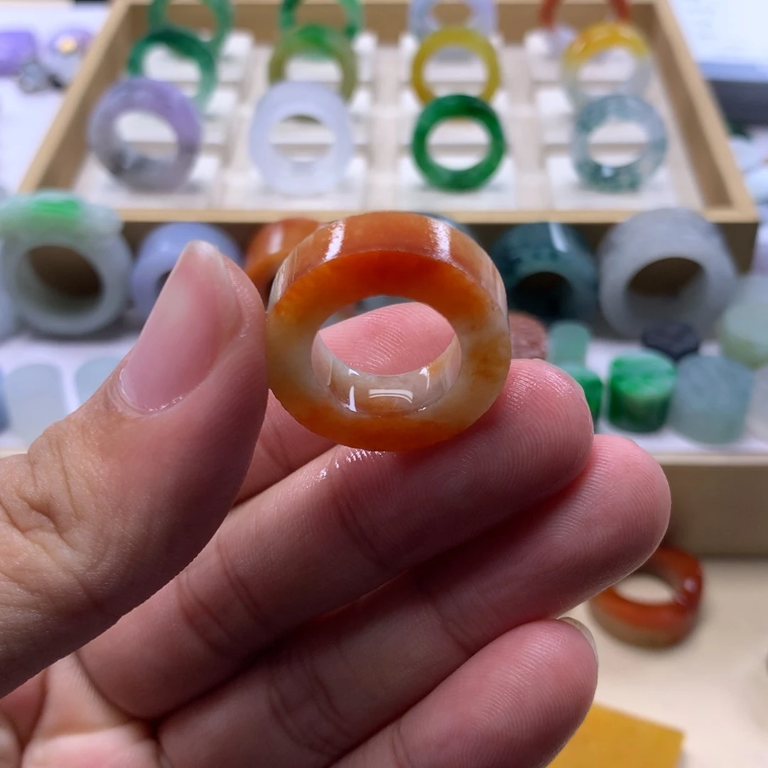 定制翡翠未镶嵌力推大漏红翡戒圈9-15