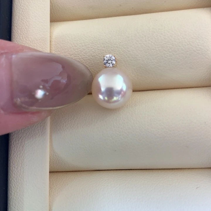 颈饰18K金镶嵌海水珍珠