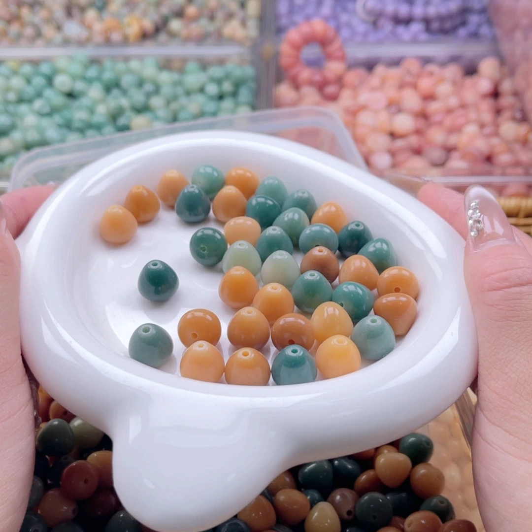 白玉菩提吊坠z12mm30+10颗。福利不售后水滴