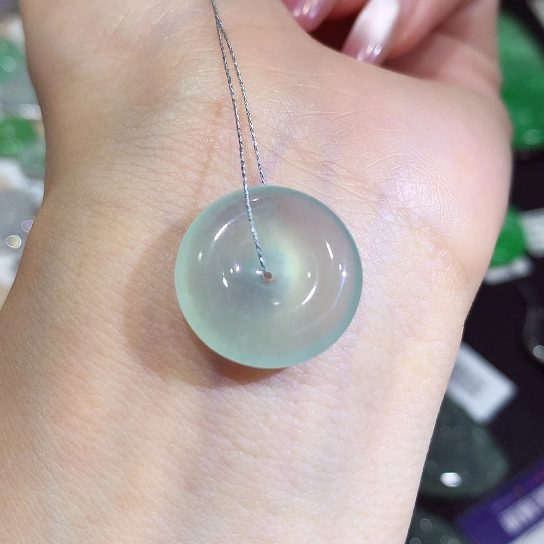 翡翠18K金镶嵌颈饰翡翠