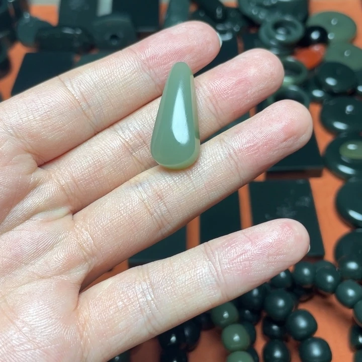 和田玉（青玉）未镶嵌颈饰