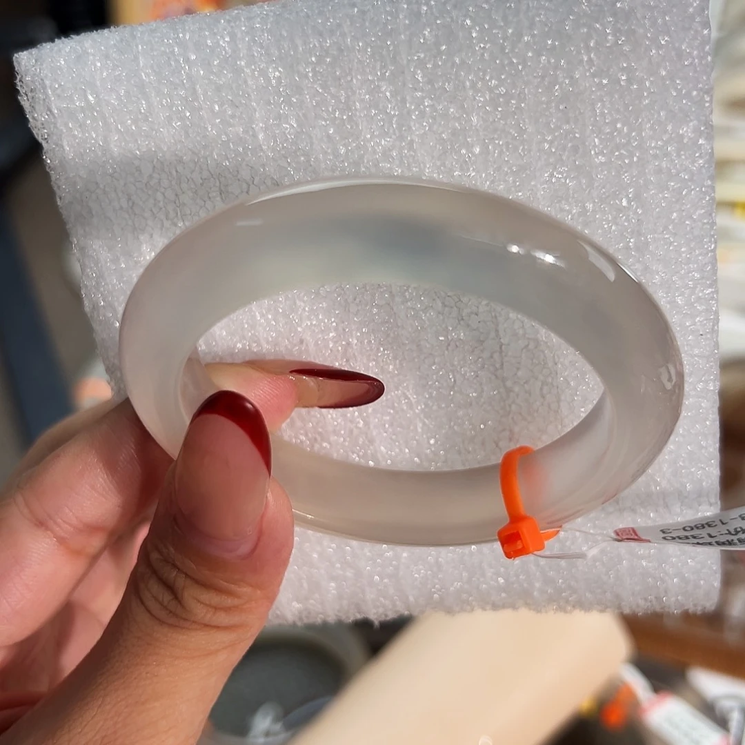 阿***弟玛瑙/玉髓未镶嵌手镯