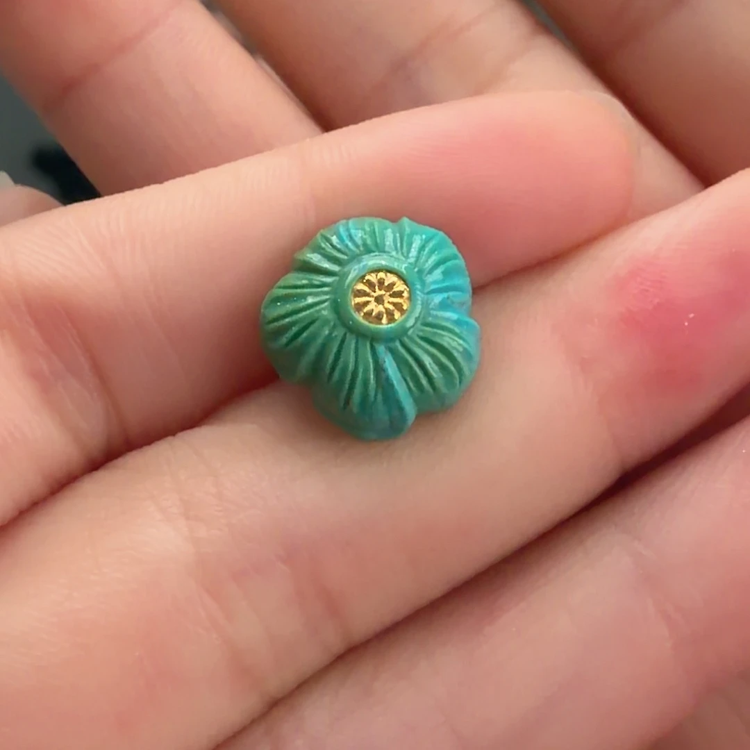 绿松石未镶嵌颈饰