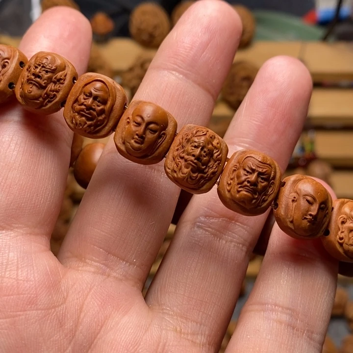 桃核雕刻十八罗汉小手牌