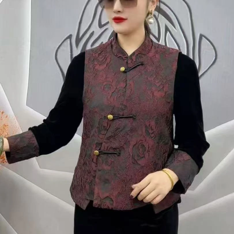 073A 复古浮雕玫瑰盘扣两件套