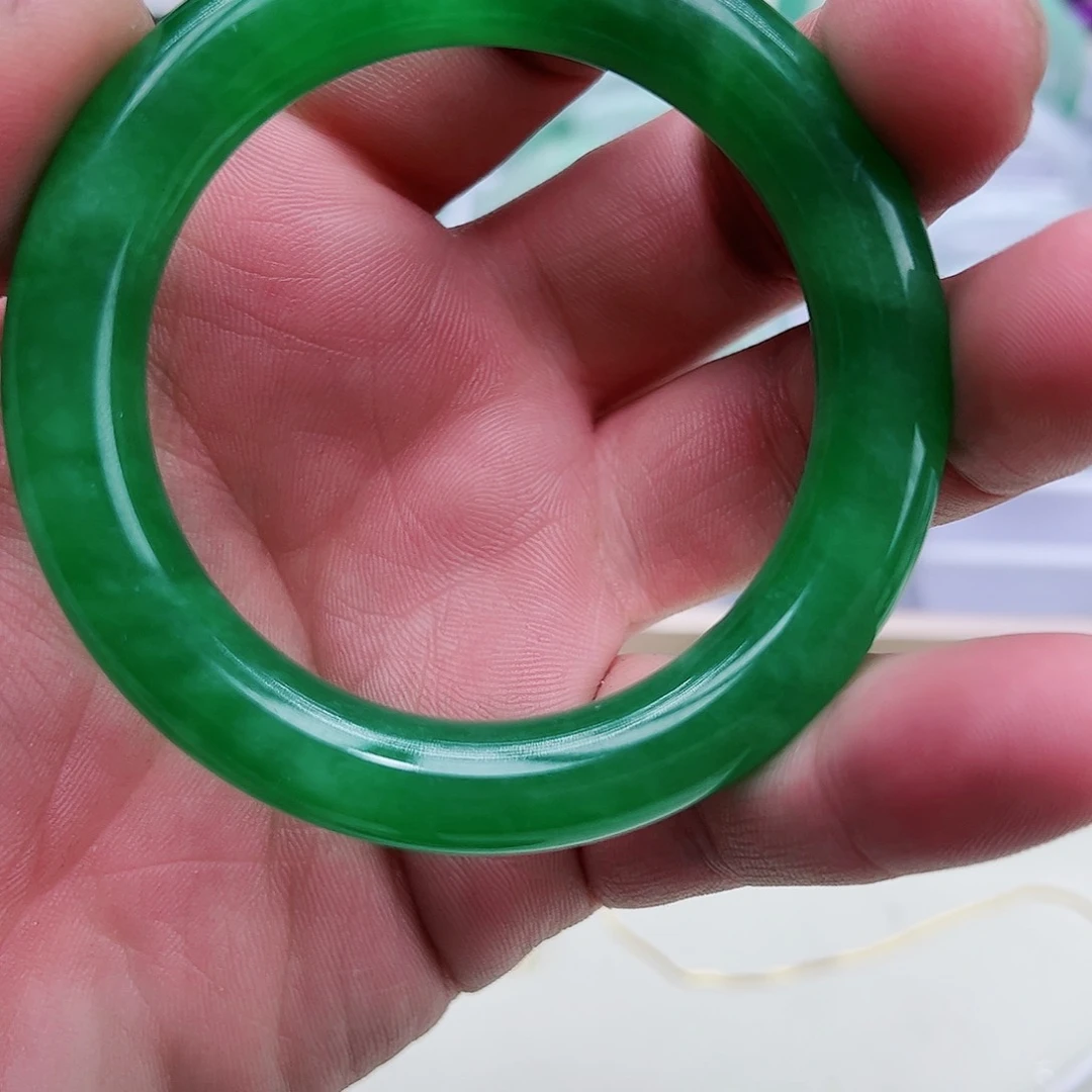 翡翠吊坠(赠链)未镶嵌