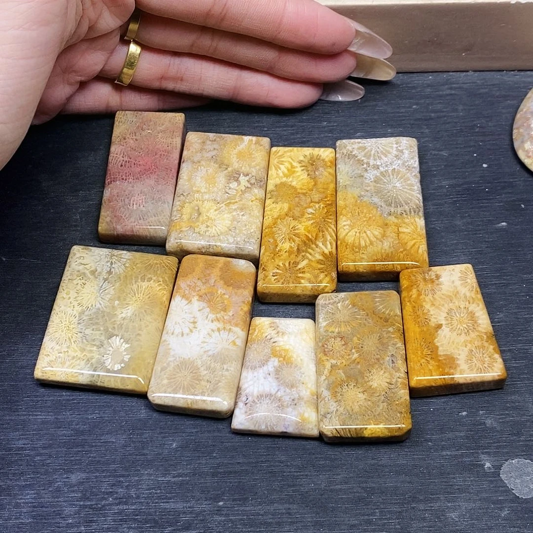 喜***七查罗石合金颈饰吊坠
