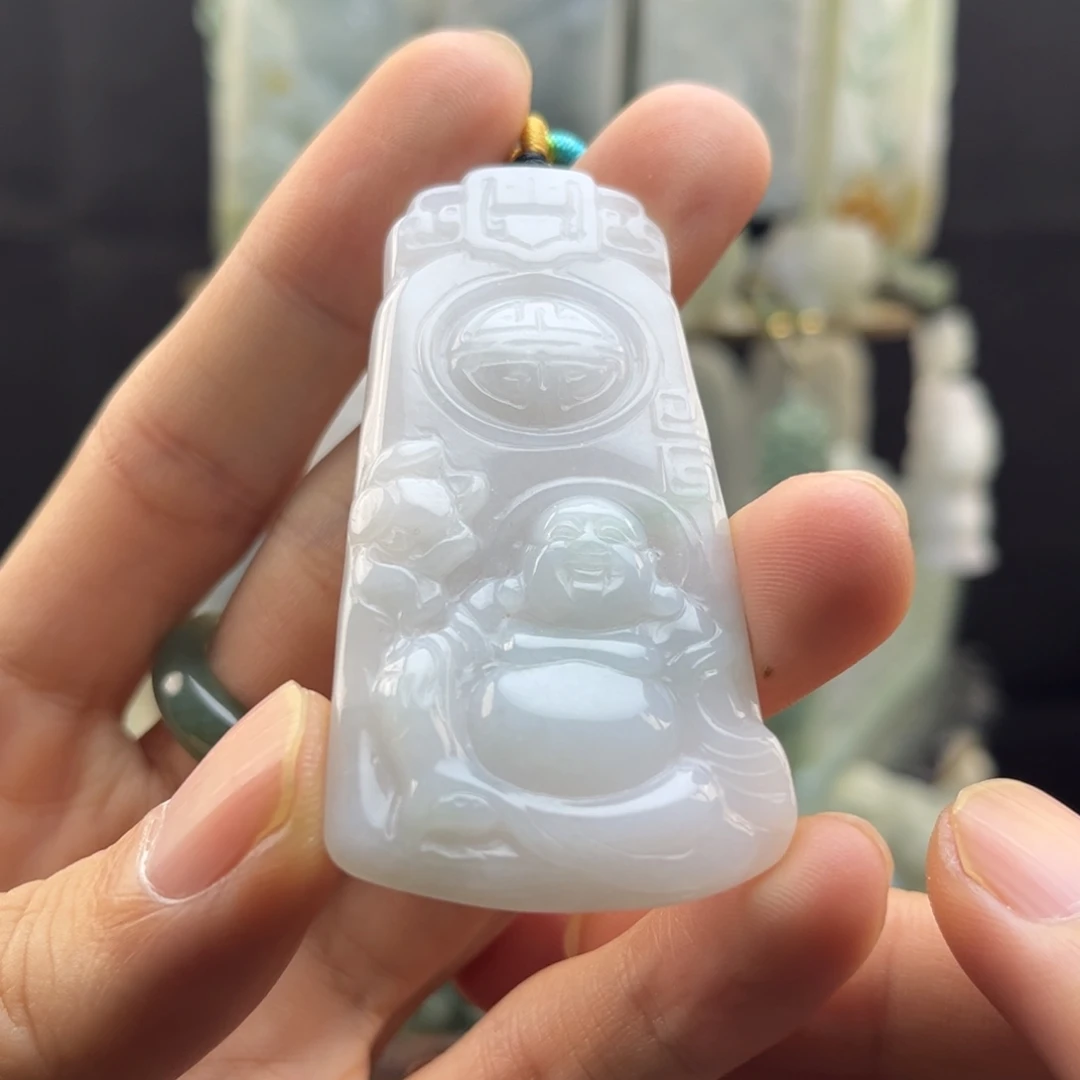 翡翠未镶嵌颈饰佛公