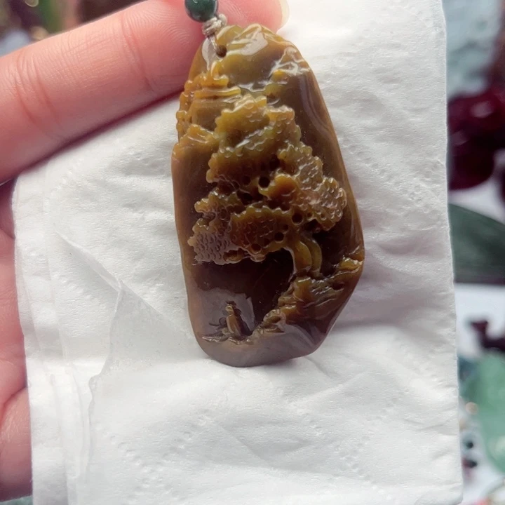 翡翠未镶嵌颈饰挂件