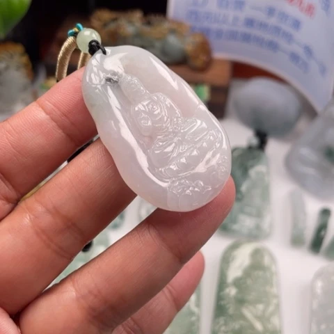 颈饰未镶嵌翡翠玉