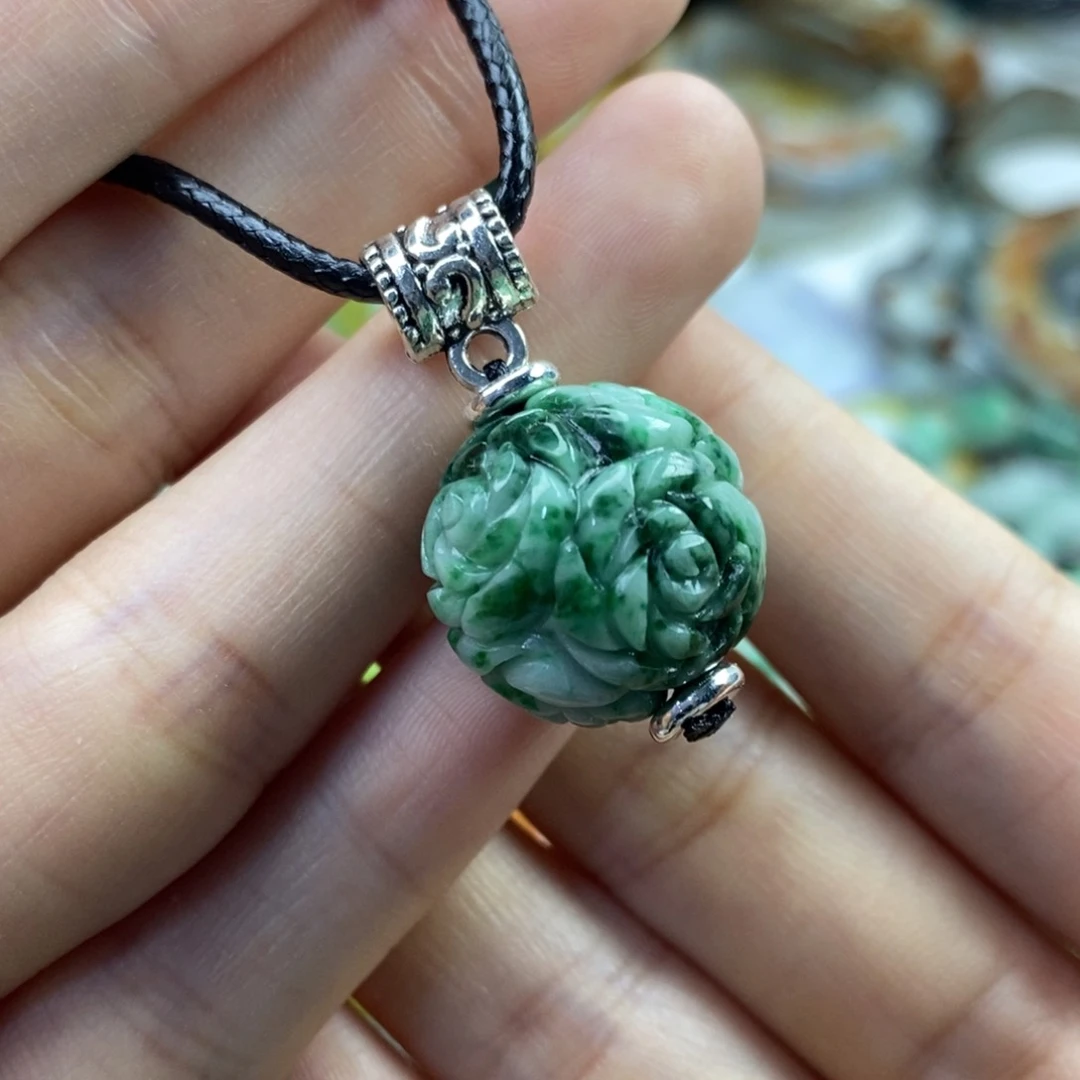 翡翠未镶嵌颈饰吊坠