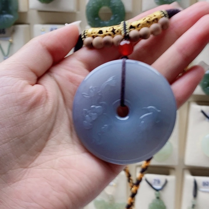 烟***城和田玉未镶嵌颈饰