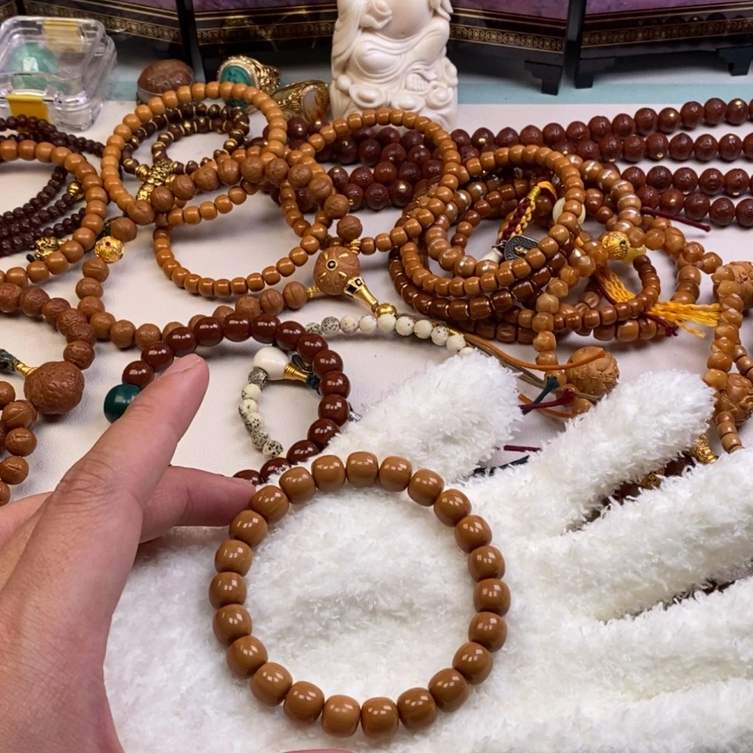 猴头核桃吊坠。。。。。。。。。。。。。