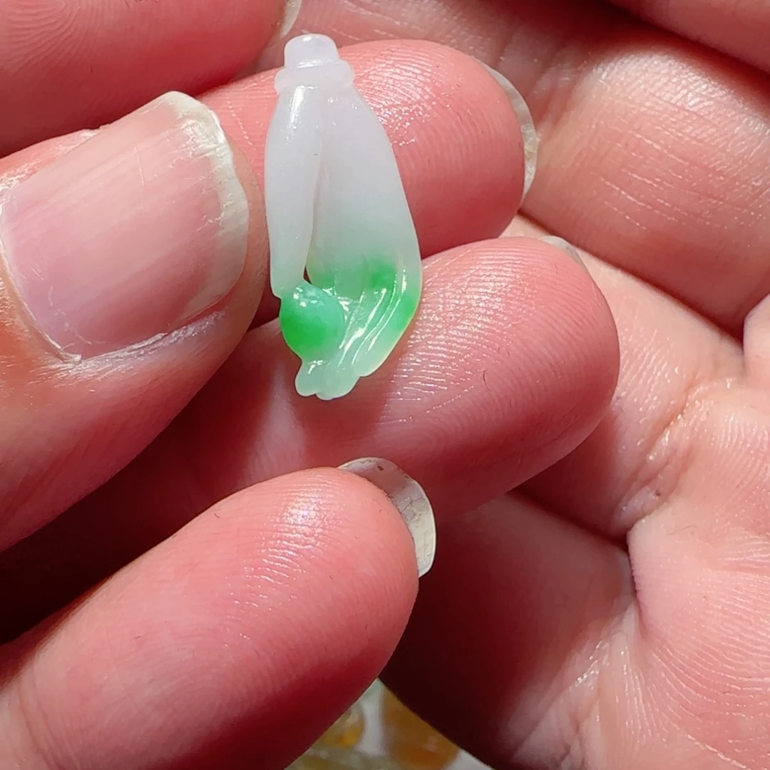 用***5定制翡翠未镶嵌天然翡翠佛手
