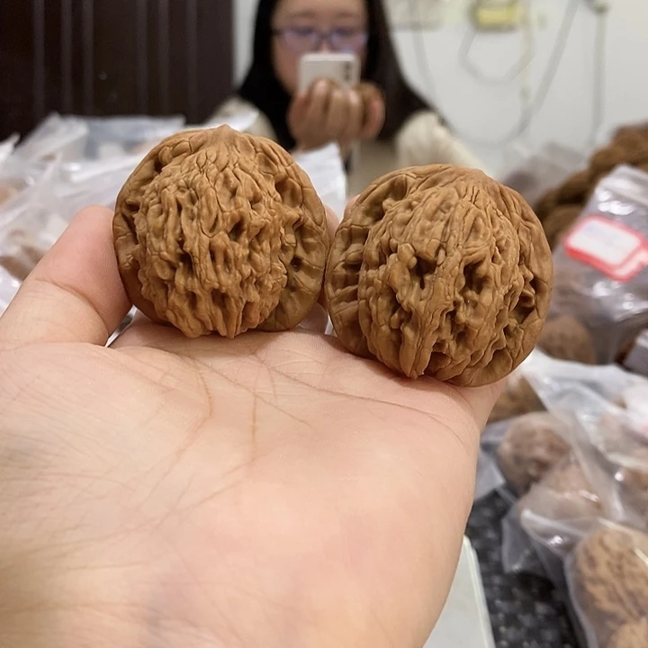 文玩核桃吊坠麦虎42