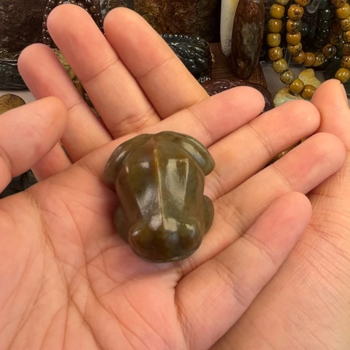 岫岩河磨玉（透闪石质玉）未镶嵌把件想*?