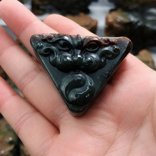 岫岩河磨玉（透闪石质玉）挂件未镶嵌