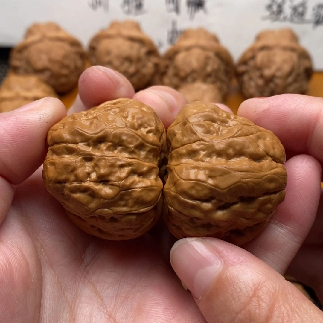 古***.把件文玩核桃边36左右