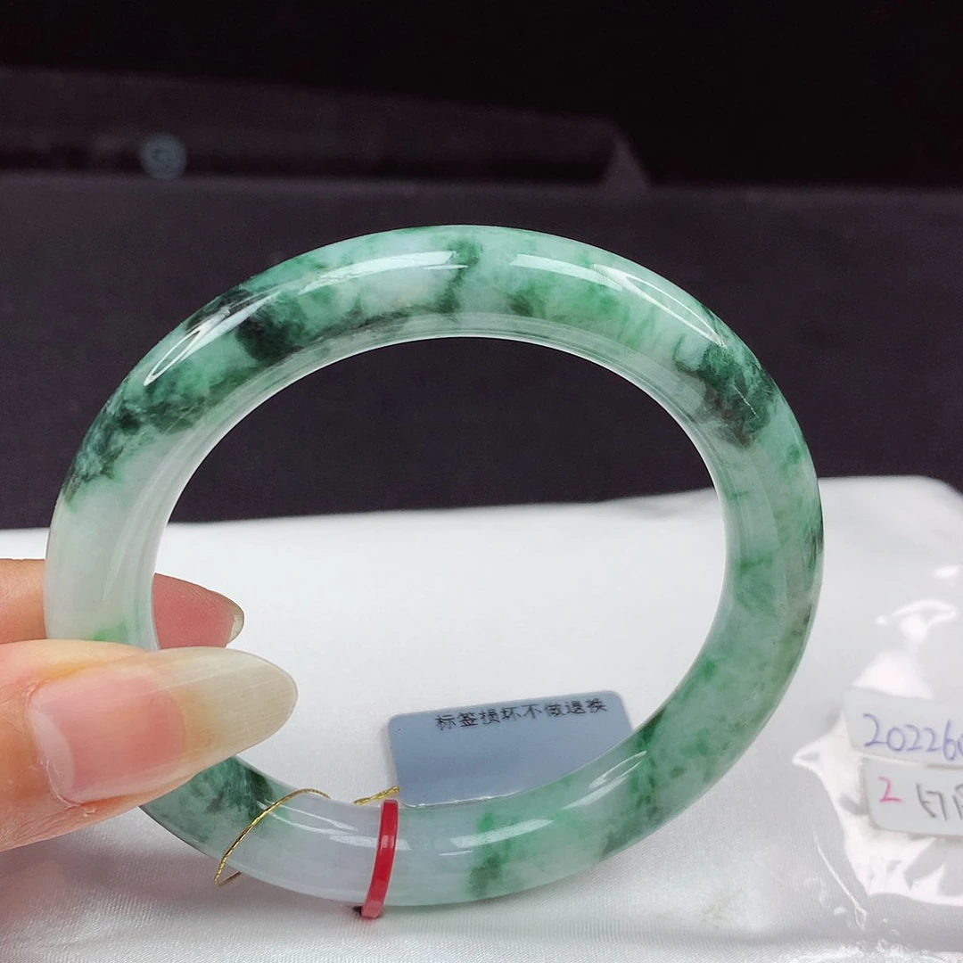 翡翠手镯未镶嵌57圆437