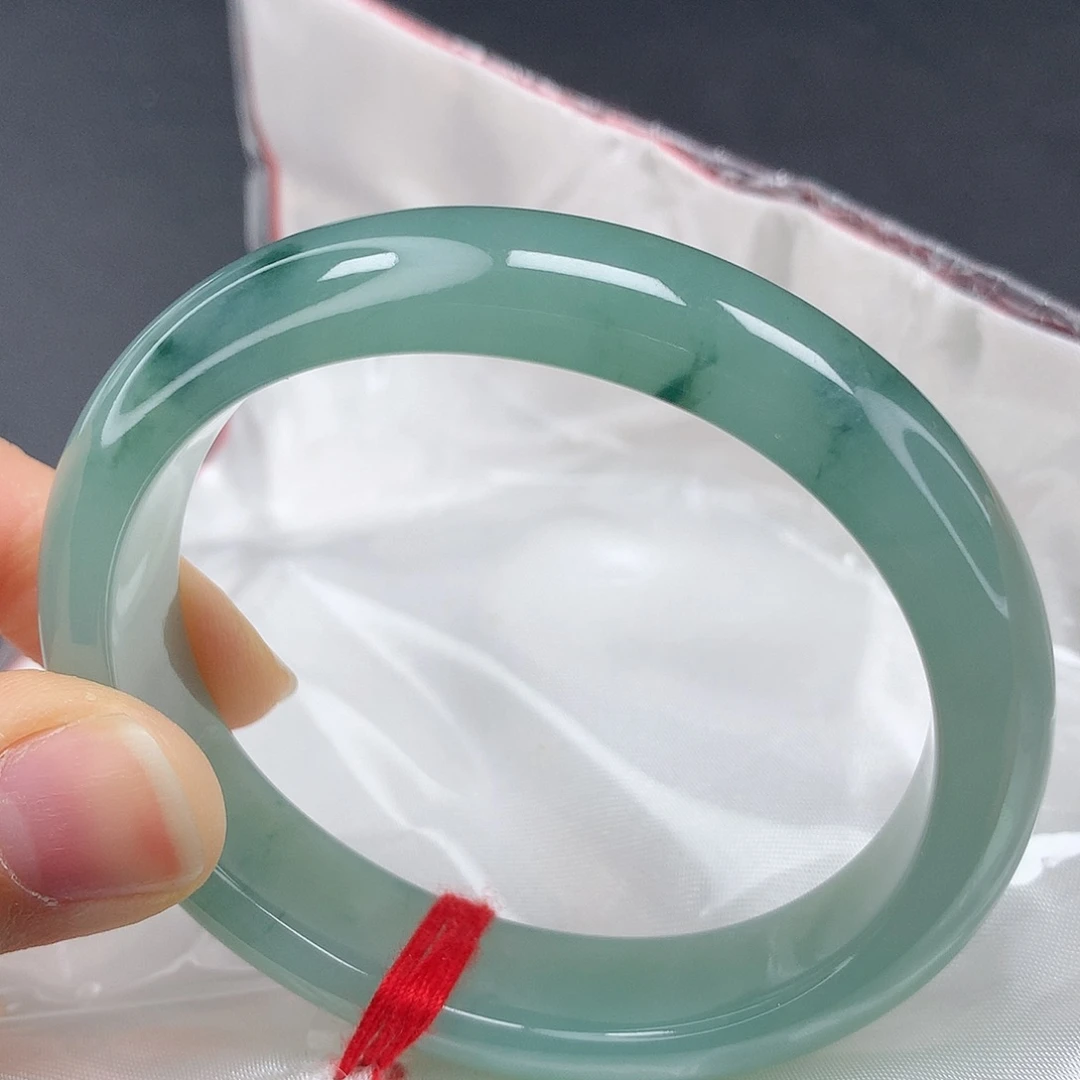 未镶嵌手镯翡翠，33号贵妃，正圈戴52.53