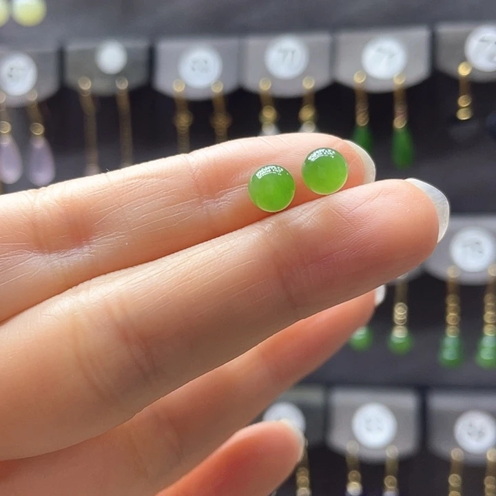 和田玉18K金镶嵌耳饰