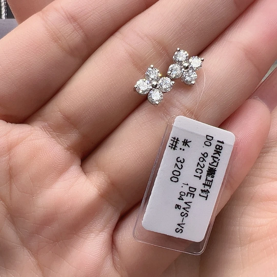 耳饰实验室培育钻石18K金镶嵌0.962克拉K白闪耀耳钉