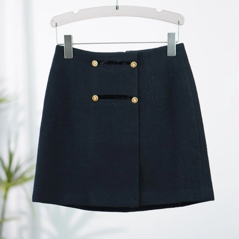 卓系列  F496  女装时尚撤柜半身裙黑色M16C1202