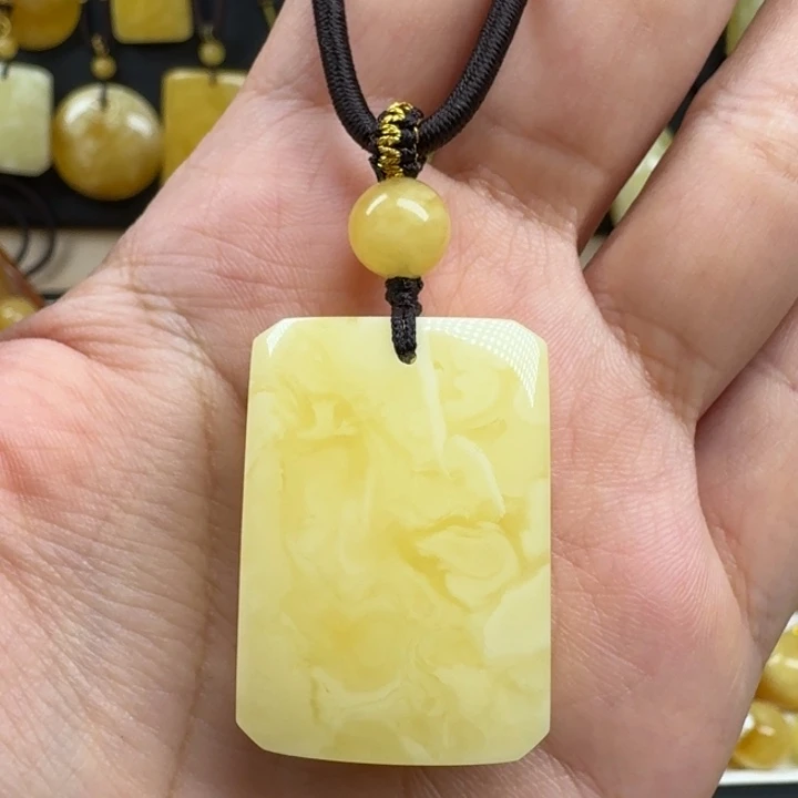 蜜蜡未镶嵌珠宝奇石