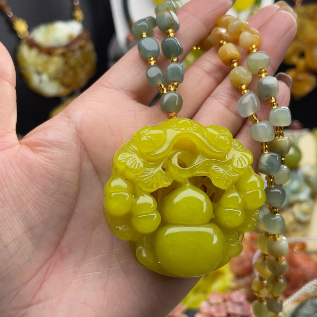 未镶嵌蛇纹石玉颈饰