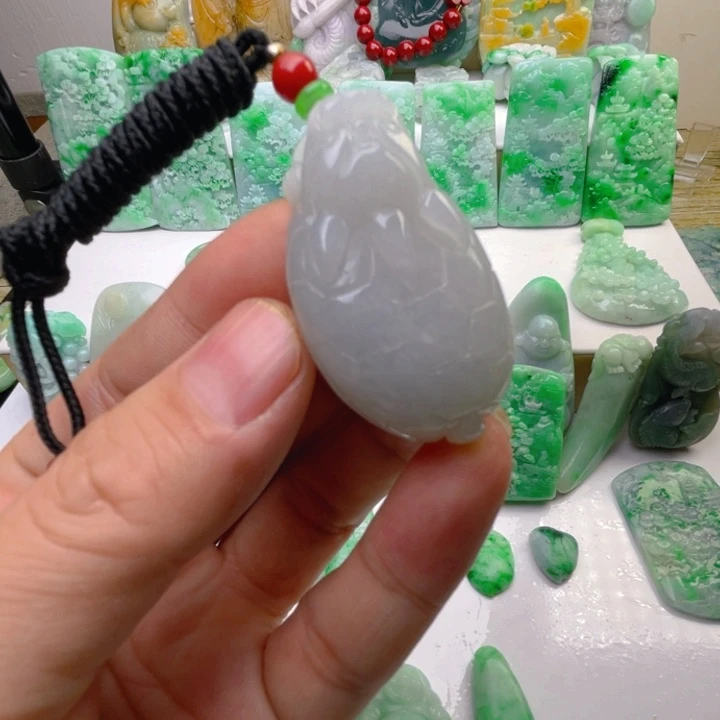 翡翠未镶嵌颈饰翡翠