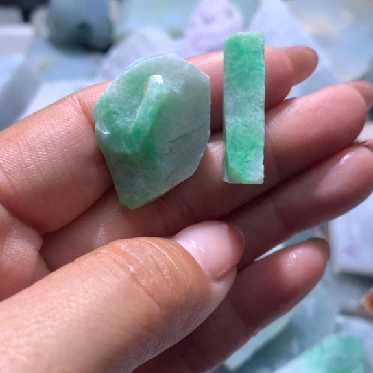 翡翠未镶嵌颈饰翡翠边角料