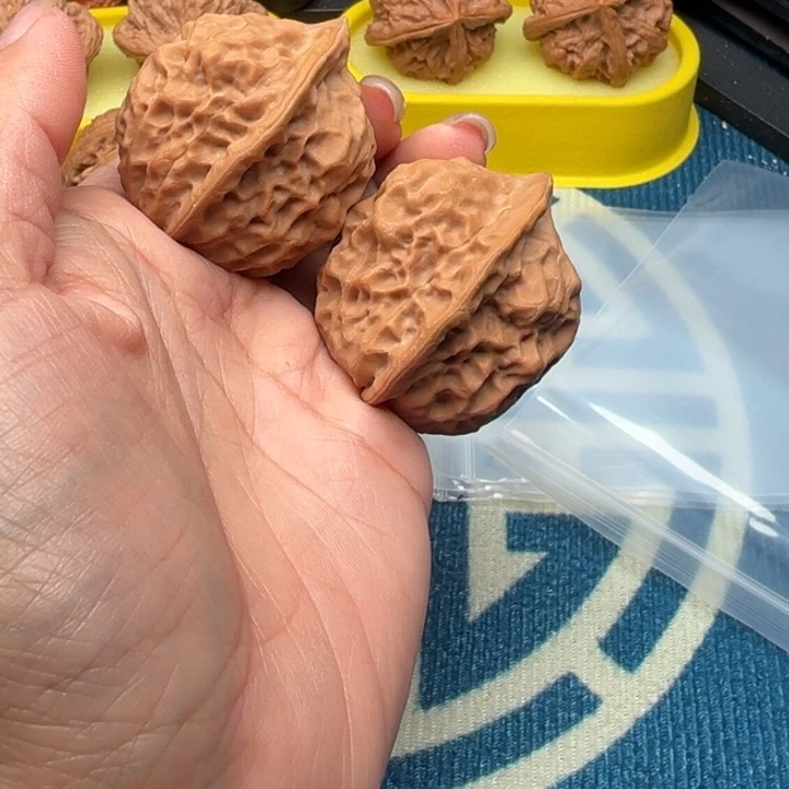 核桃文玩核桃蛤蟆眼
