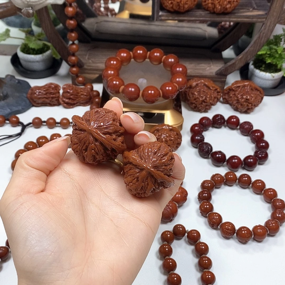 橄榄核把件༒**༒四座楼狮子头