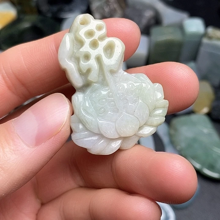 翡翠未镶嵌颈饰天然翡翠48